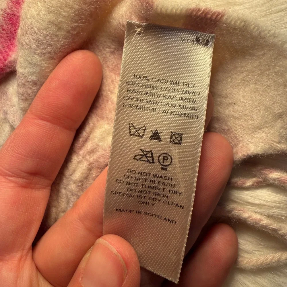 Burberry 100% cashmere